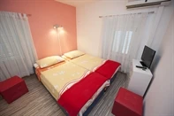 Appartamenti Damira Rooms